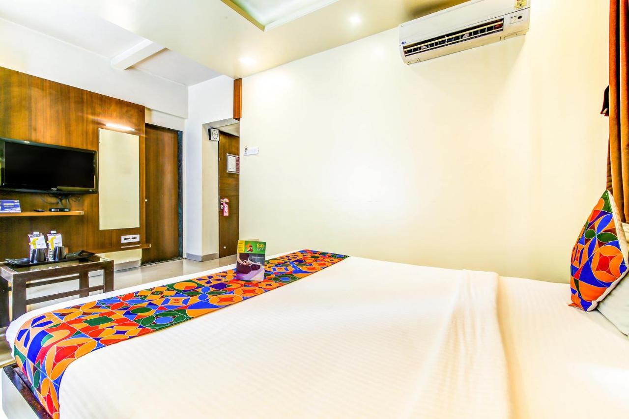 Fabhotel Ranjanas - Nr Phoenix Mall Of The Millennium Wakad 外观 照片