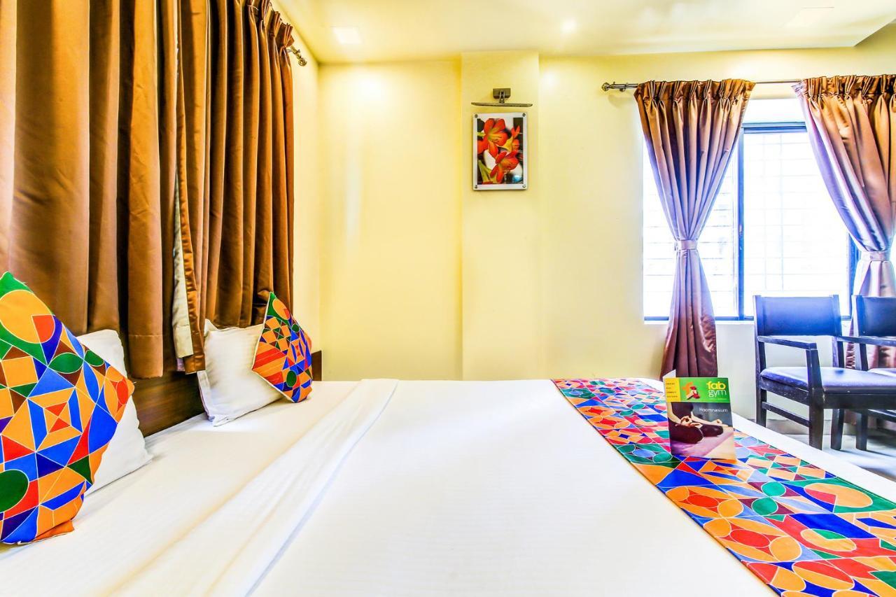 Fabhotel Ranjanas - Nr Phoenix Mall Of The Millennium Wakad 外观 照片