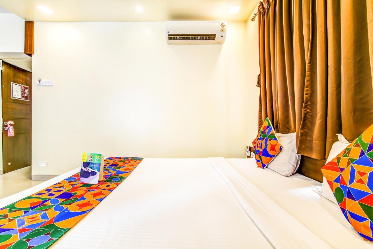 Fabhotel Ranjanas - Nr Phoenix Mall Of The Millennium Wakad 外观 照片